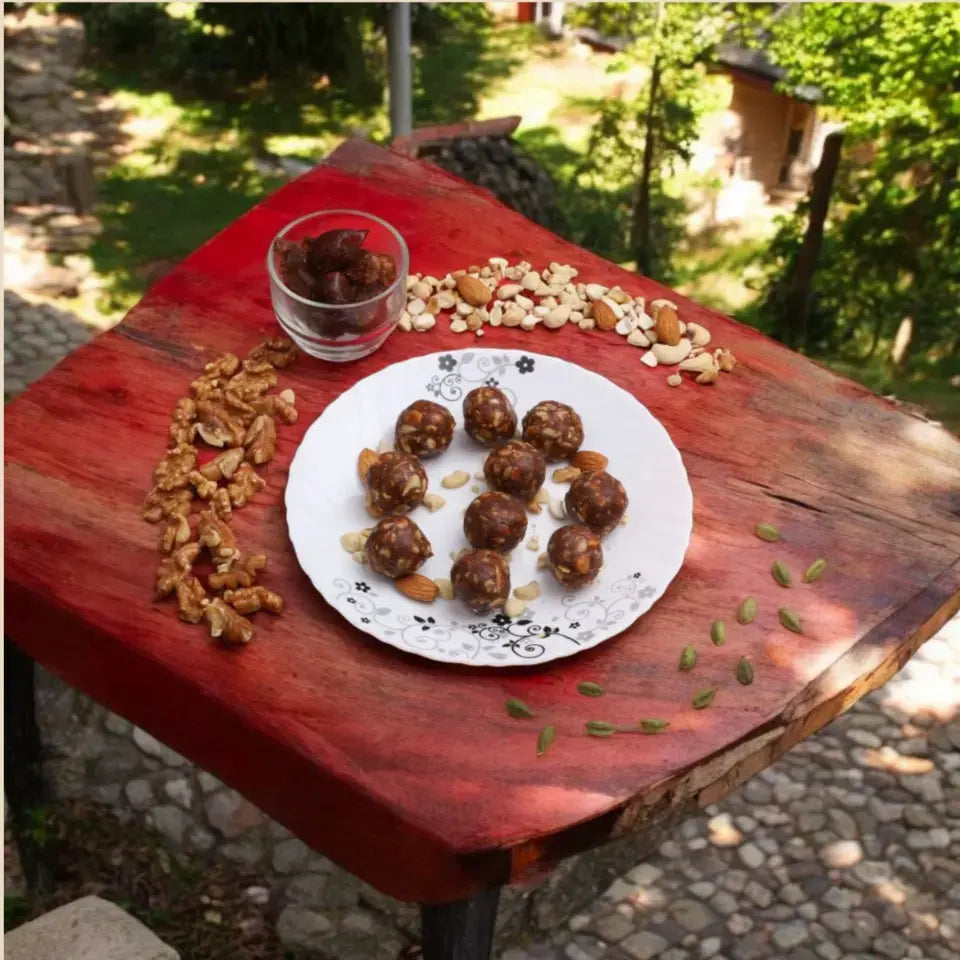 Dates and Dryfruits Laddu | Made with Dates, Raisins, Jaggery and Honey | No Refined White Sugar | Traditional Indian Sw